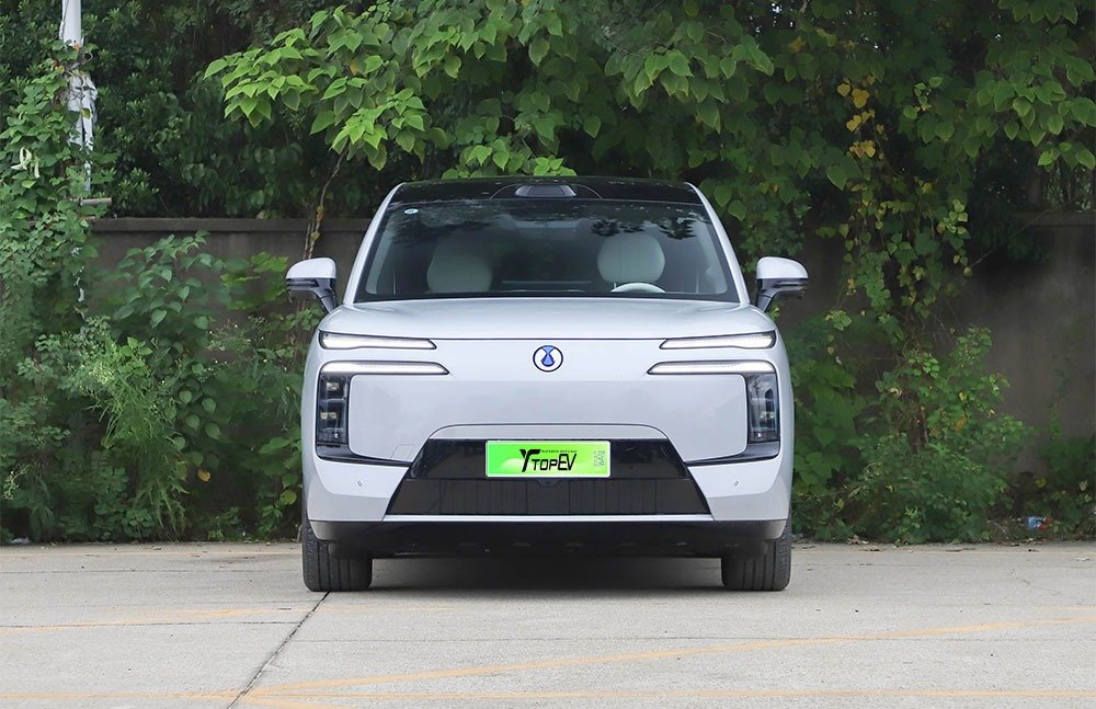 imgi_3_1_3(24) 2026 Denza N8L– China Export Vehicle | Chinese Hybrid for Sale UK - Image 1