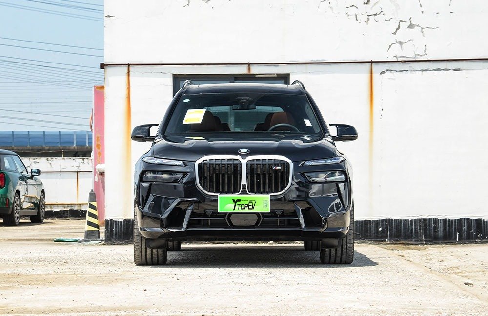 imgi_3_1_3(74) BMW X7 2026– Ready for Export From China | Chinese Car for Sale in Sri Lanka - Image 1