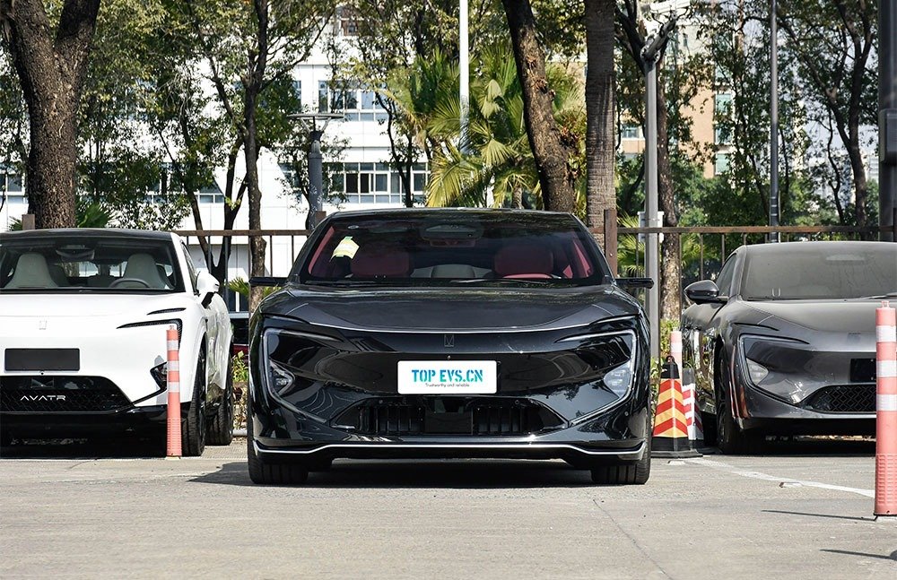 imgi_3_1_3(78) 2026 Avatr 12 EV– China Export Vehicle | Chinese EVs in China - Image 1