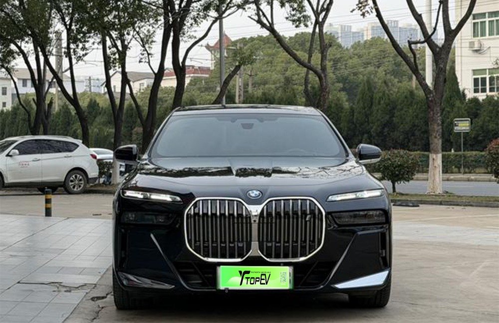 imgi_4_bmw i7 2 BMW i7 2026 eDrive50L Luxury Package– Ready for Export From China | China Car Supplier UK - Image 1