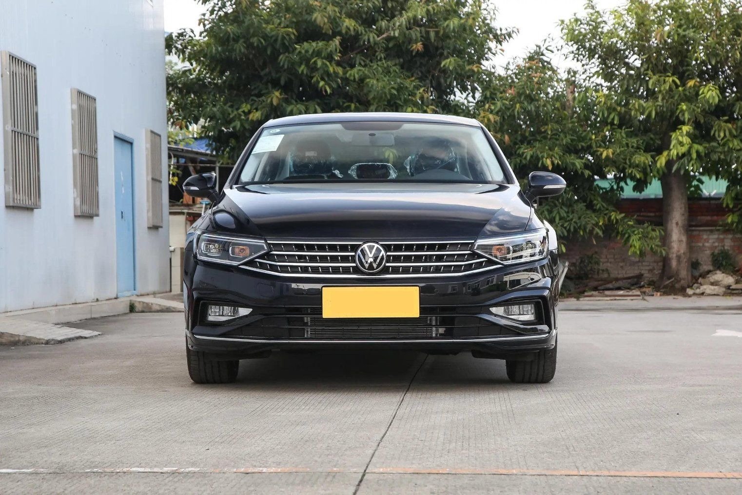 imgi_87_2025-2024-2023-Volkswagen-Magotan-1-4t-2-0t-Petrol-4-Door-5 2026 Volkswagen Magotan 1.4t-2.0t 4-Door 5-Seater Sedan Gasoline Vehicle– Ships Worldwide From China | Չինური ელექტრომեքենաներ Հայաստանում - Image 1